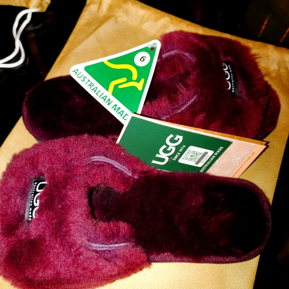 UGG Womens Slippers